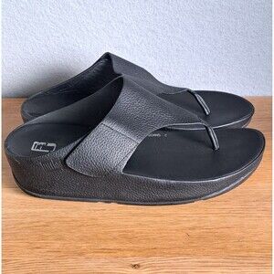 FitFlop Women’s 9 US 41 EU Shuv Adjustable Leather Toe-Post Wedge Sandals Black